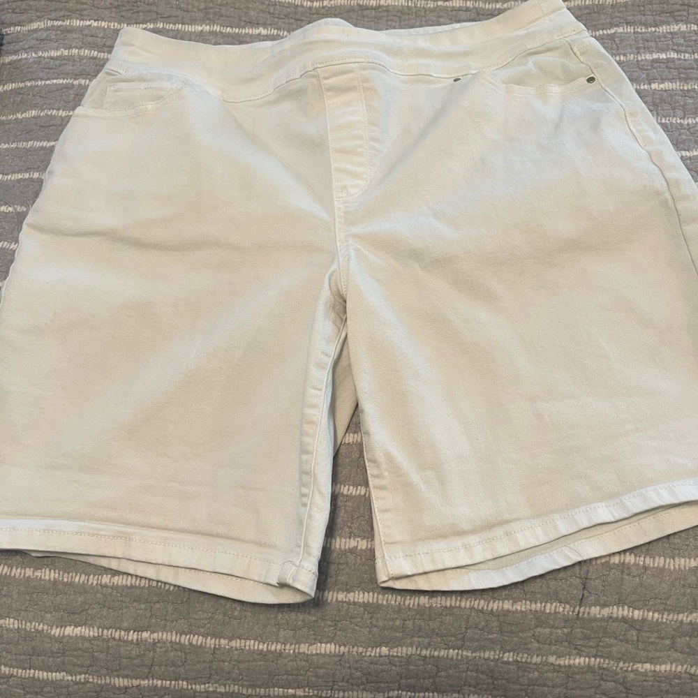 Croft & Barrow white Jean Bermuda Shorts size 18A stretch pull on - Picture 1 of 6